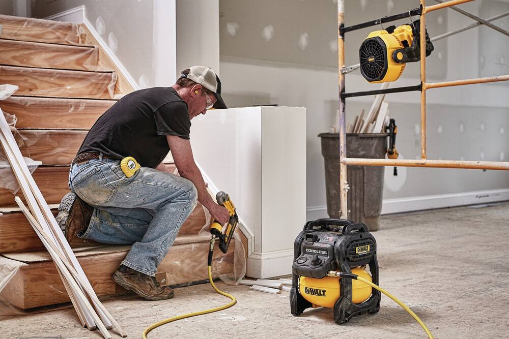 DEWALT DCE512B 20V Max Portable Cordless Water-Resistant Jobsite Fan ...