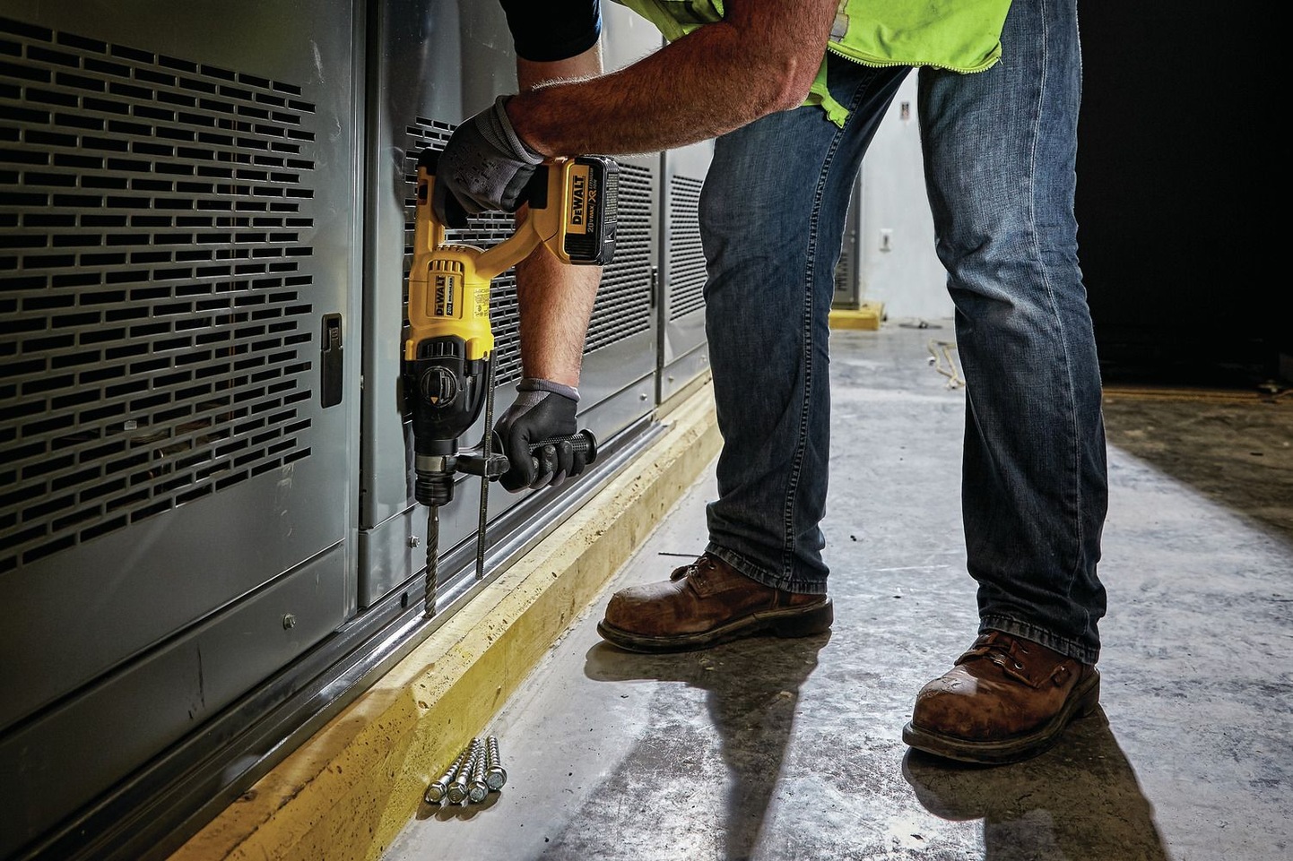 DEWALT DCH133M2 20V MAX XR Cordless SDS+ Rotary Hammer Drill with