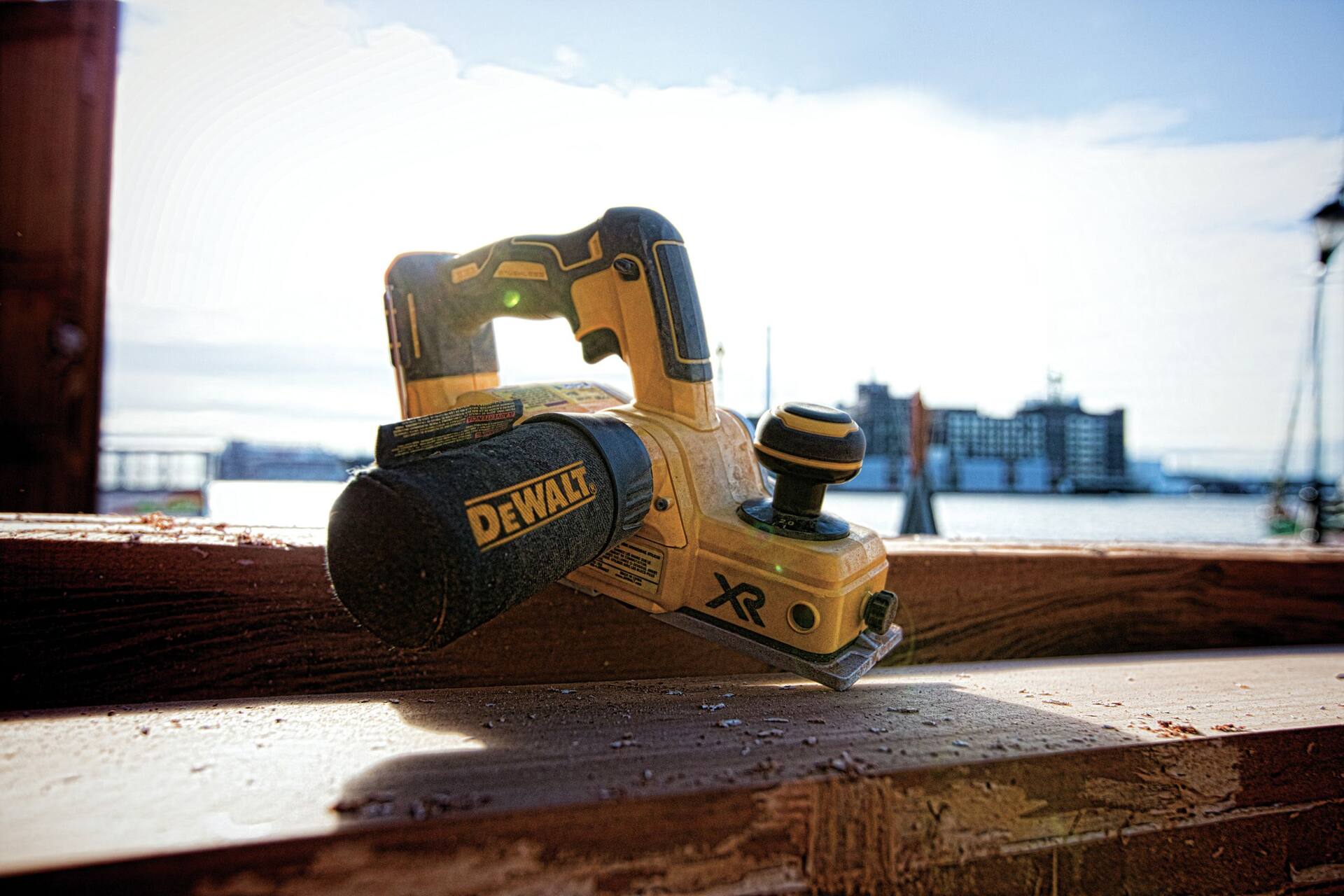 Dewalt brushless on sale hand planer