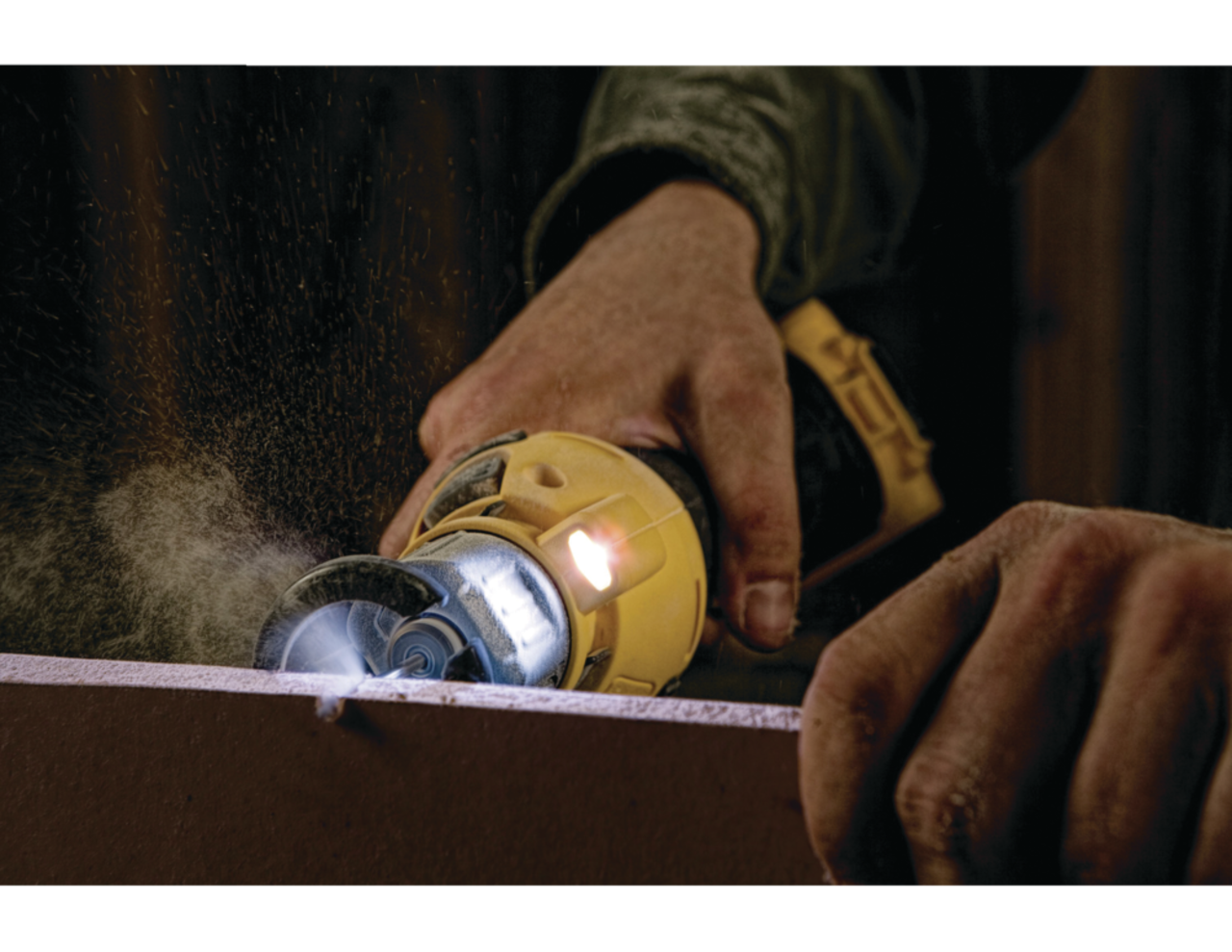 DEWALT DCS551B 20V MAX Lithium Ion Keyless Cordless Drywall Cut