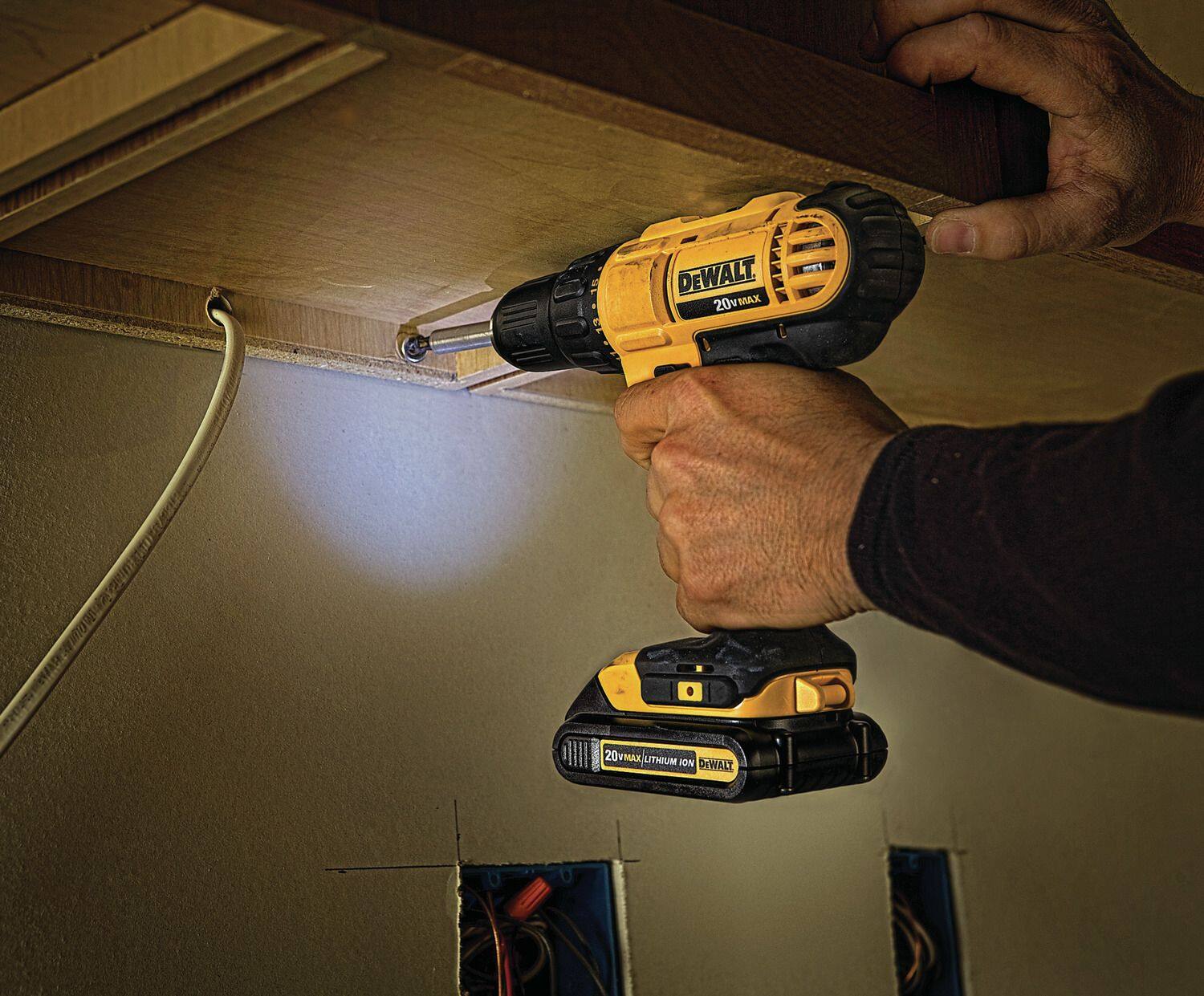 Dewalt cordless drill cheap dcd771