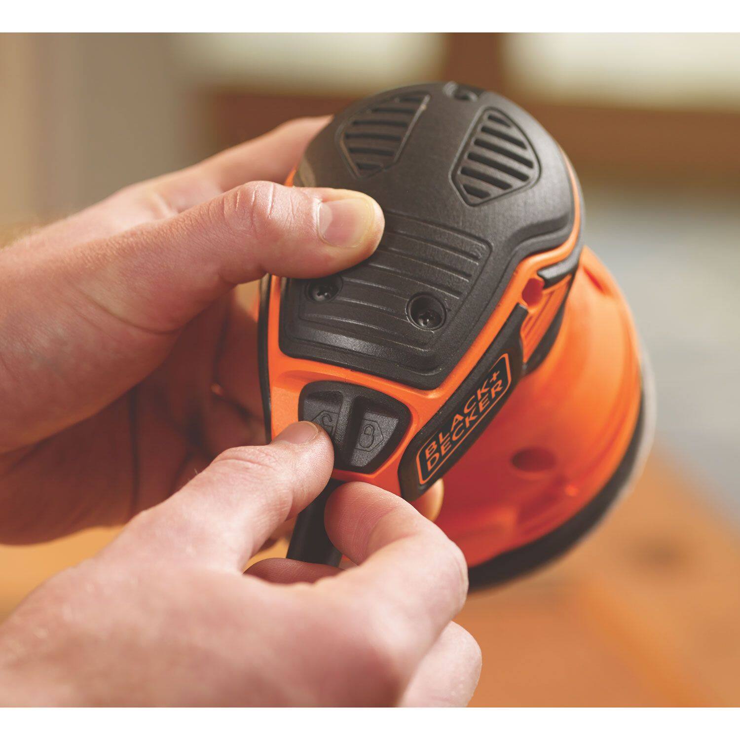 Black Decker BDERO600 2.4A Corded Single Speed Random Orbital