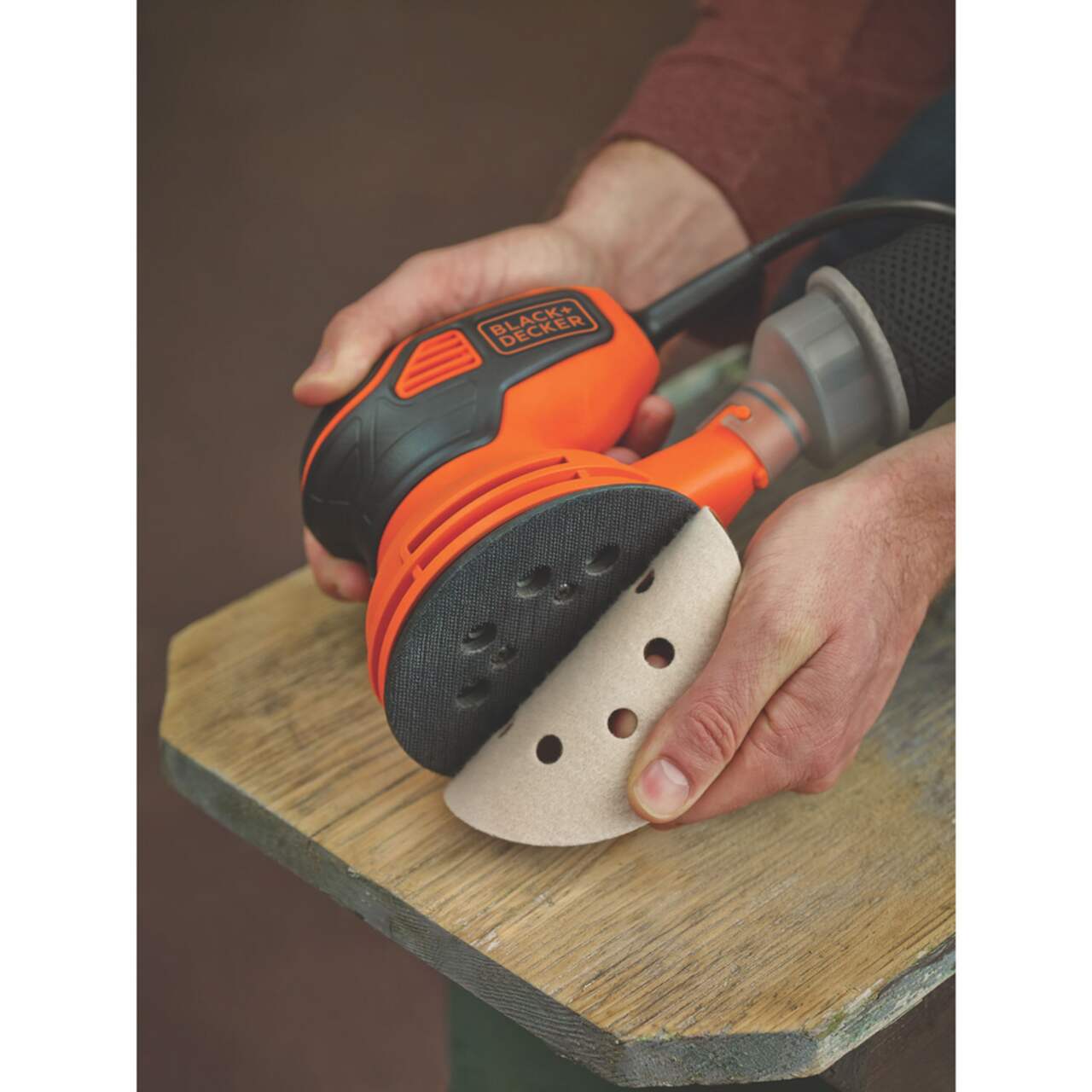 Black and decker 5 in random orbit shop sander