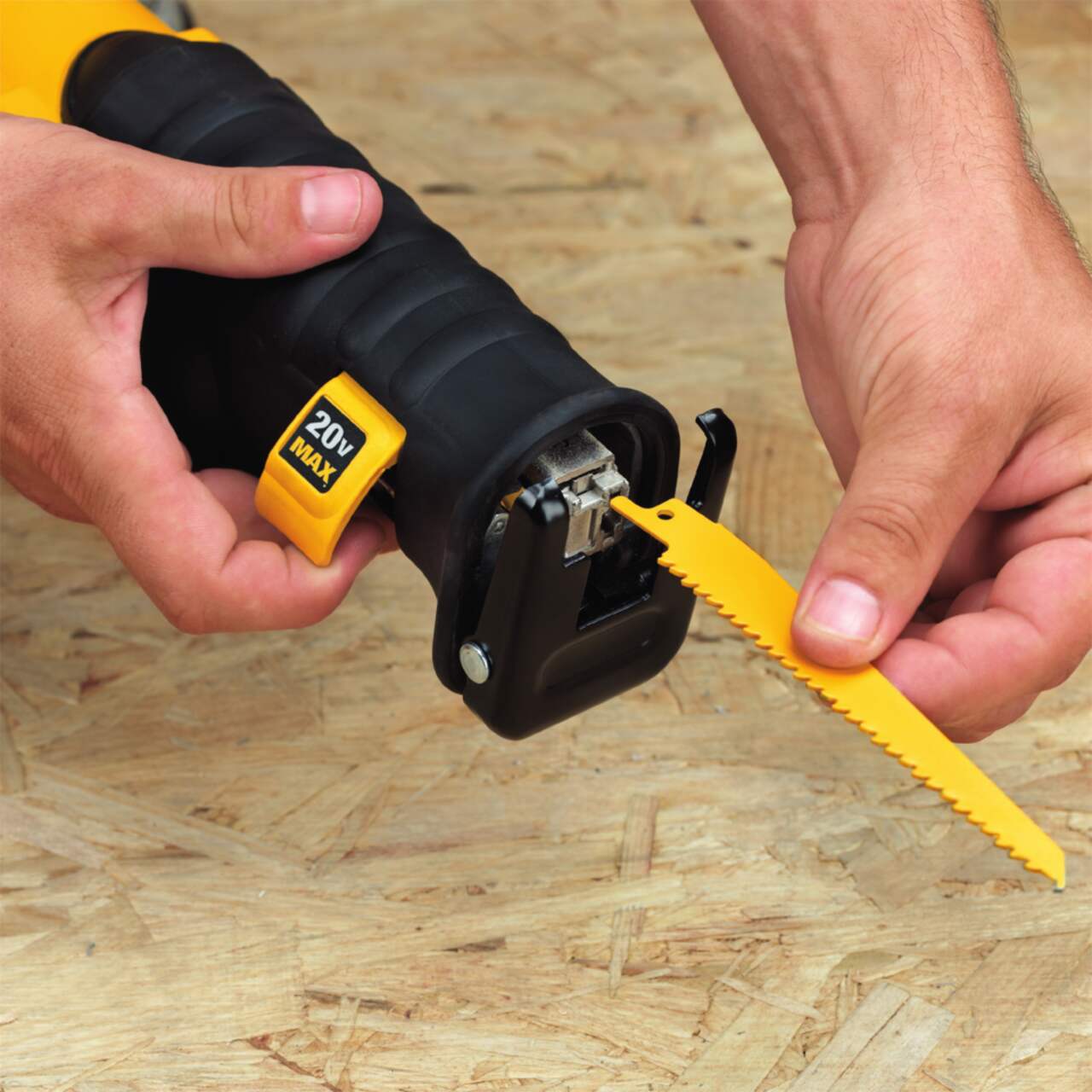 Canadian tire best sale dewalt reciprocating saw
