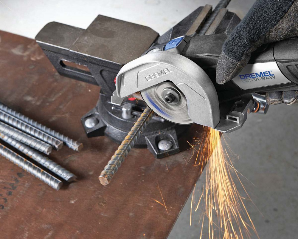 Dremel US4004 7.5A UltraSaw Compact Circular Saw Tool Kit with