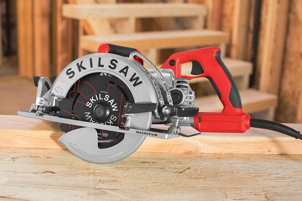 Scie circulaire SKILSAW 15 A vis sans fin magnésium 7 1/4 po Canadian Tire