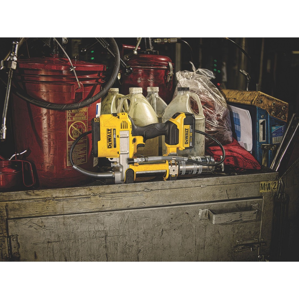 DEWALT 20V Max LiIon Cordless Grease Gun Canadian Tire