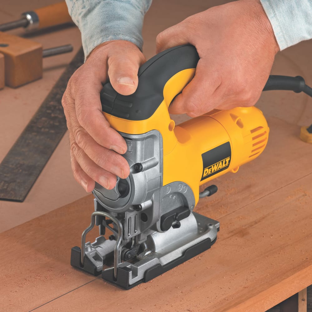 DEWALT DW331K 65A Keyless 4-Position Variable Speed T-Shank Jigsaw with  Attachments  Hard Case Canadian Tire