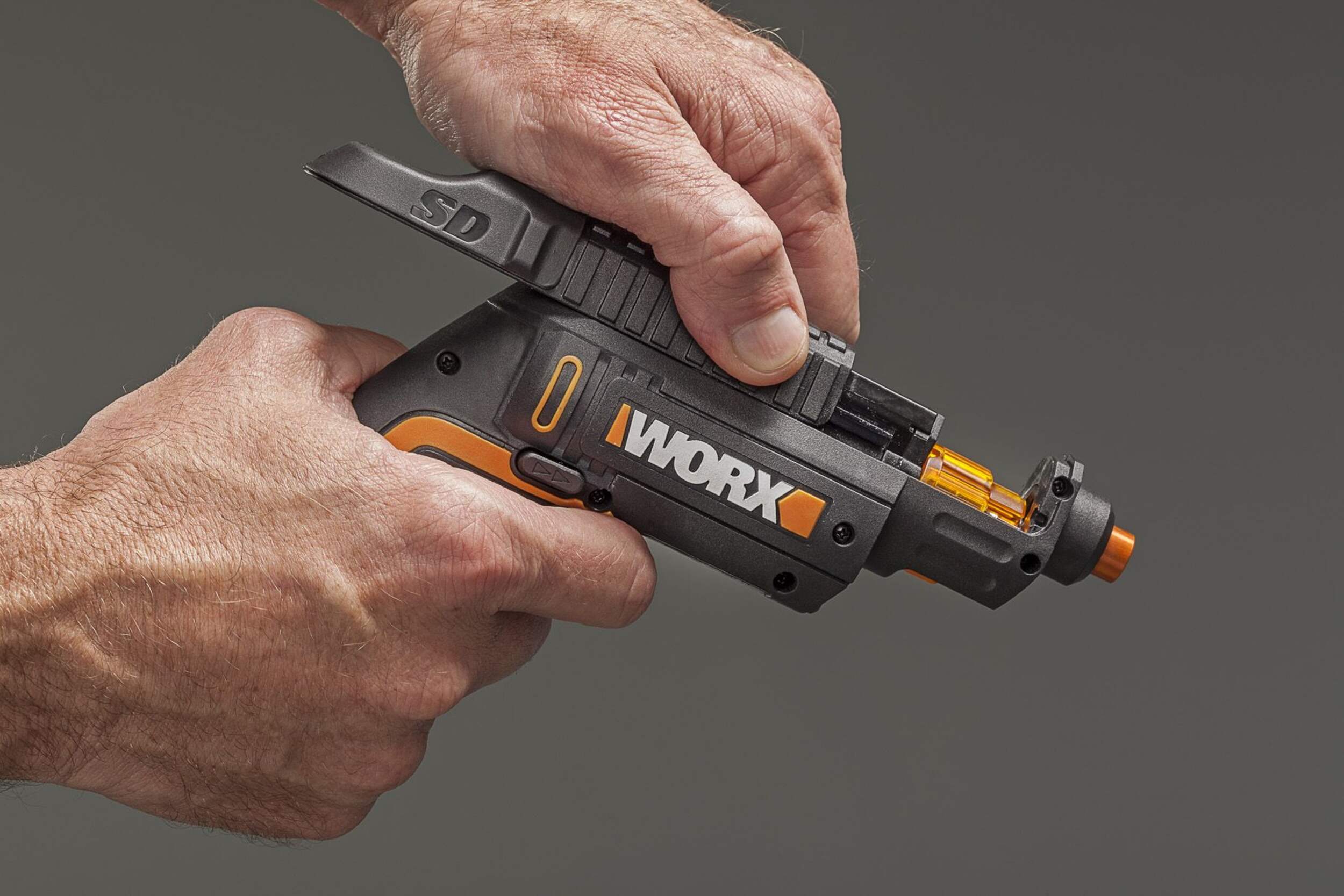 WORX Max Li-Ion SD Semi-Automatic Cordless Screwdriver, 4 V Side_Right