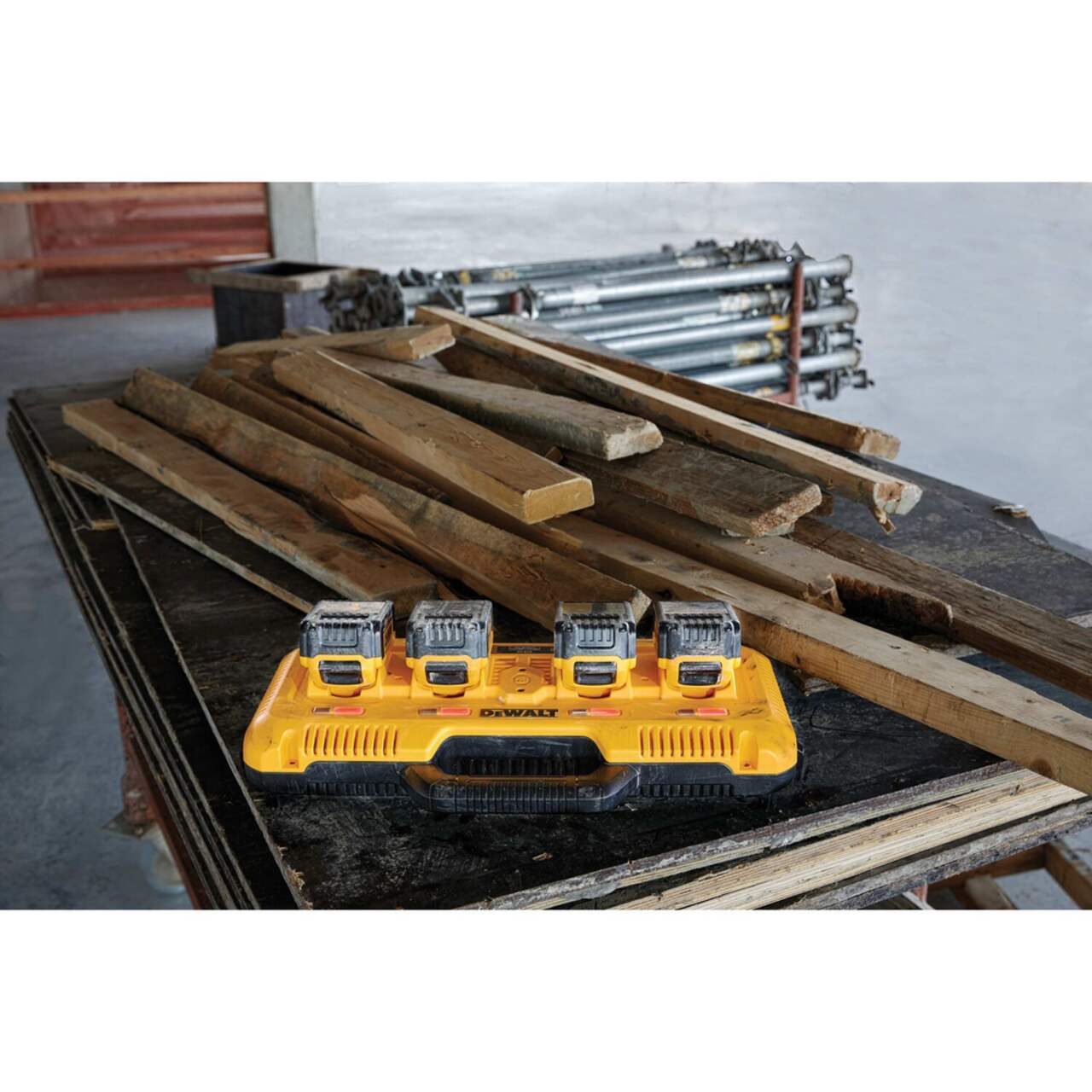 DEWALT DCB104 12V 20V MAX 4 Port Simultaneous Fast Charger