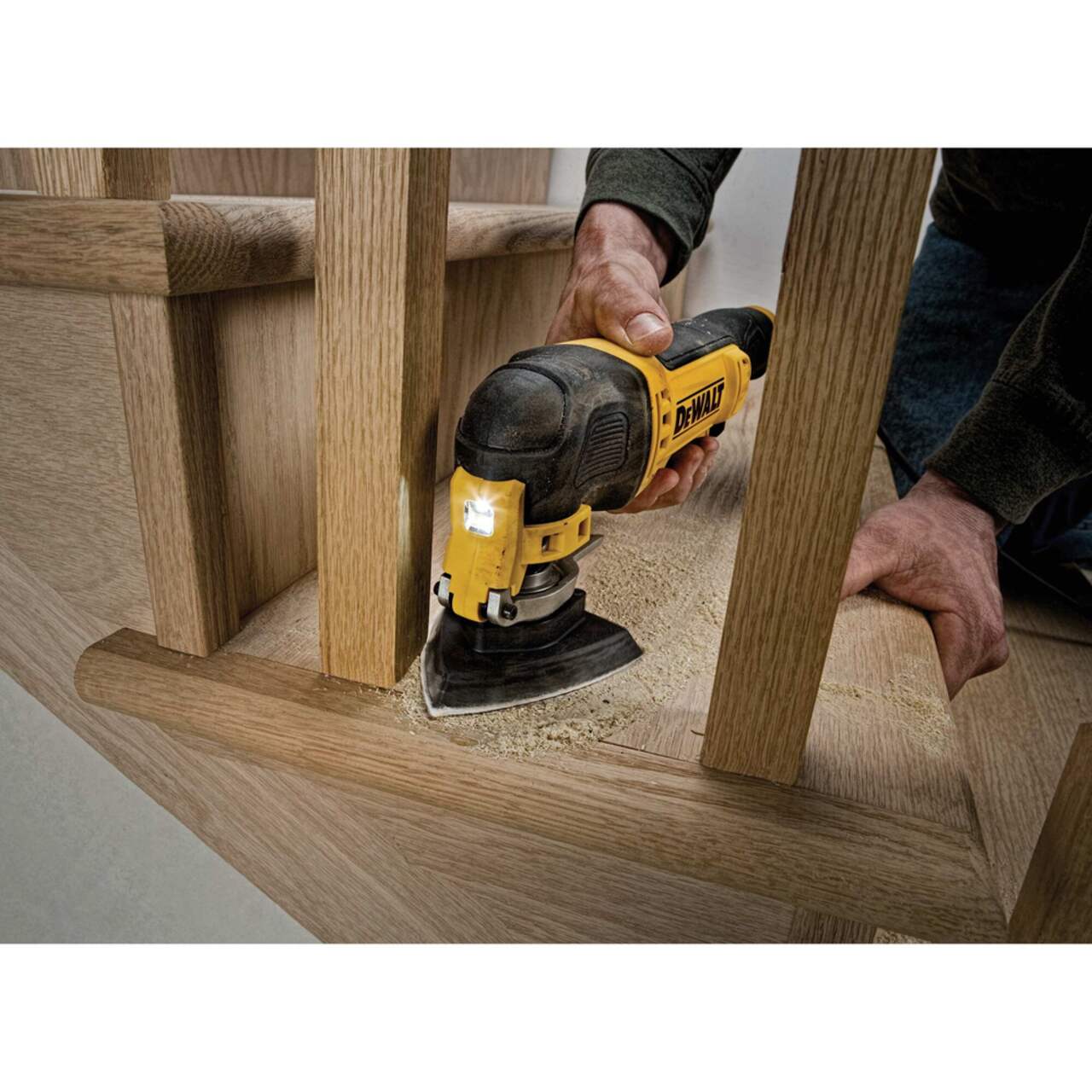 DEWALT DWE315K 3.0 Amps Oscillating Multi Tool with 29 pc