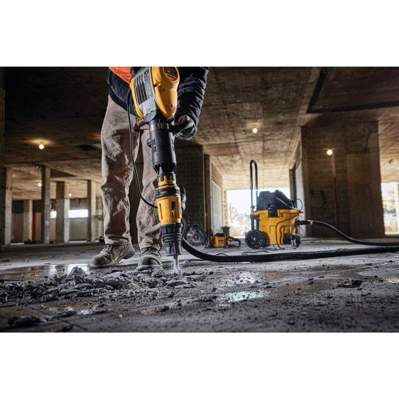 DEWALT D25951K 29 lb SDS MAX Demolition Hammer with Shocks