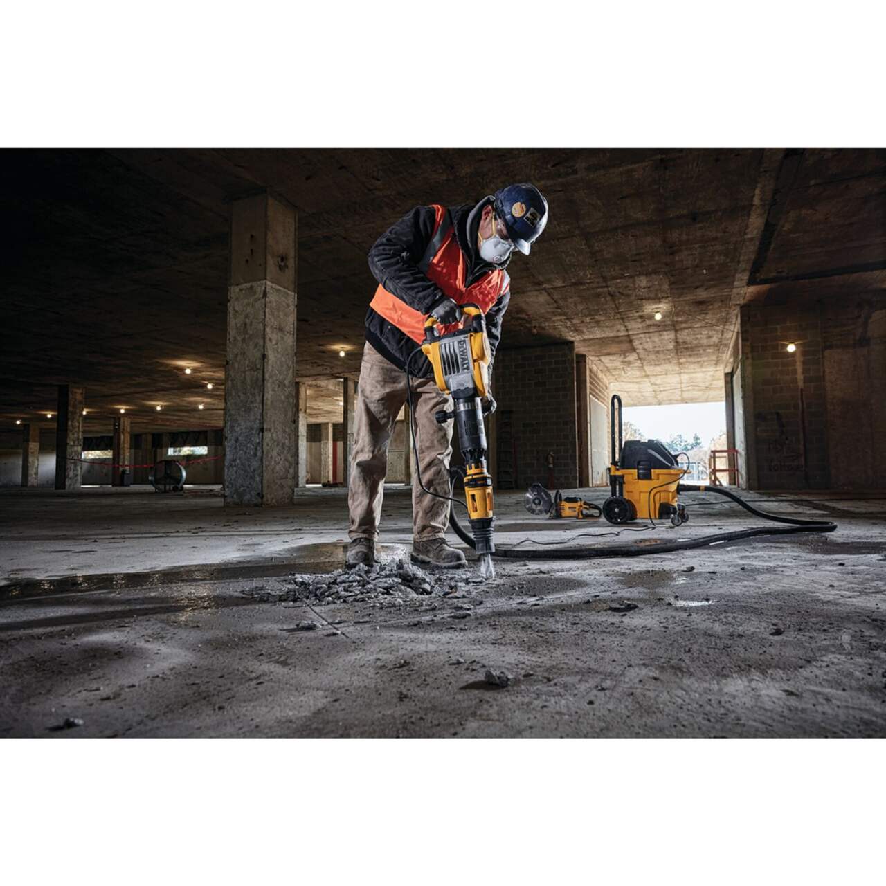 Dewalt demolition hammer hotsell sds max with shocks