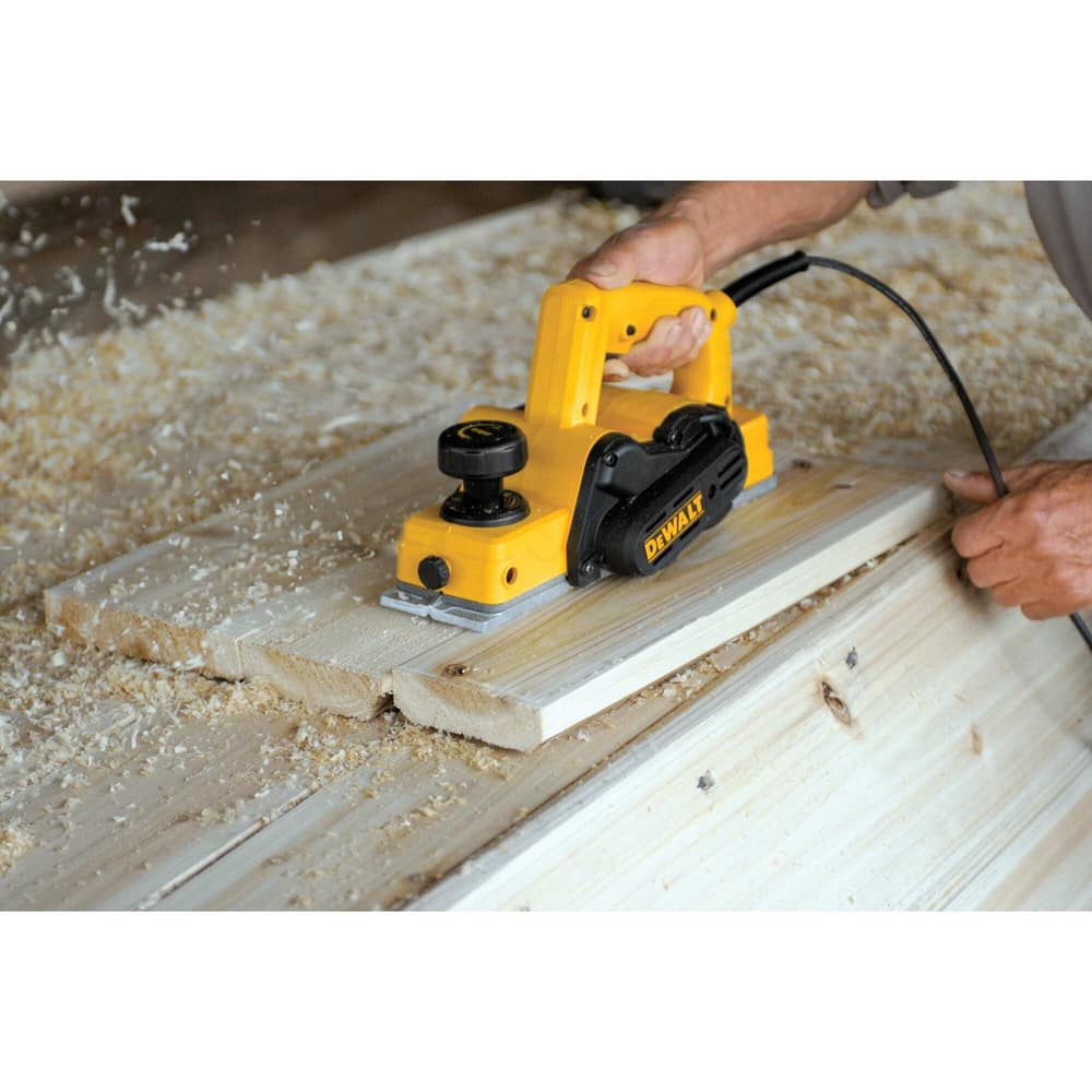 DEWALT D26676 3-1/4-in Portable Hand Planer with High-Speed Steel Blade  Canadian Tire