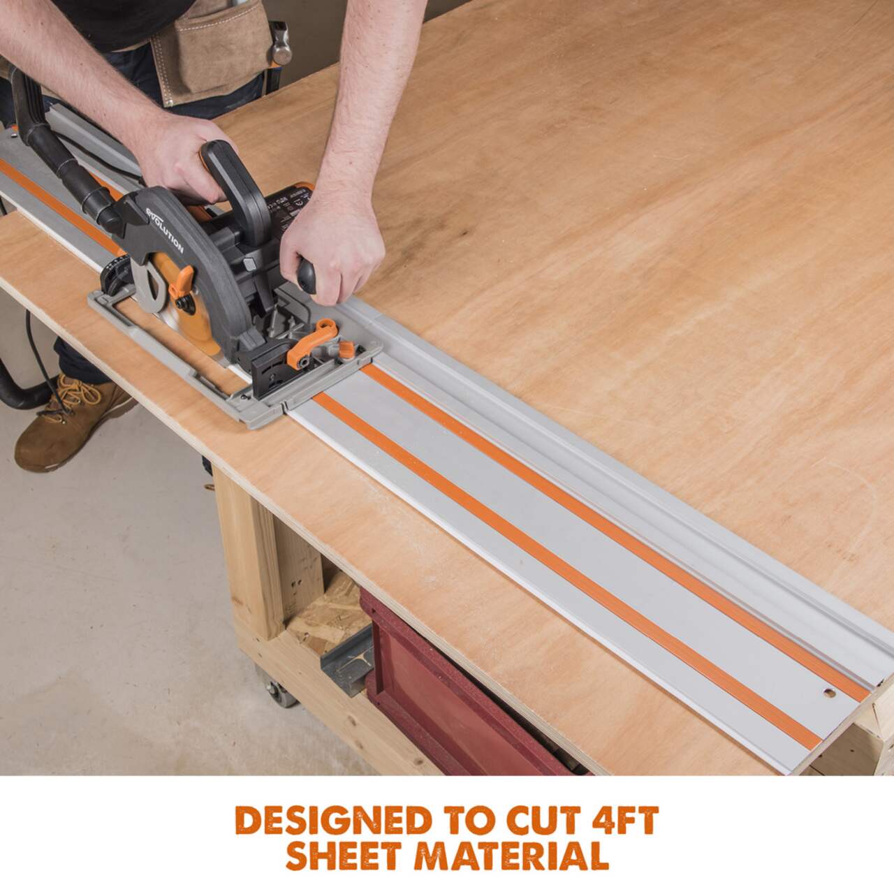 Circular saw store and rail
