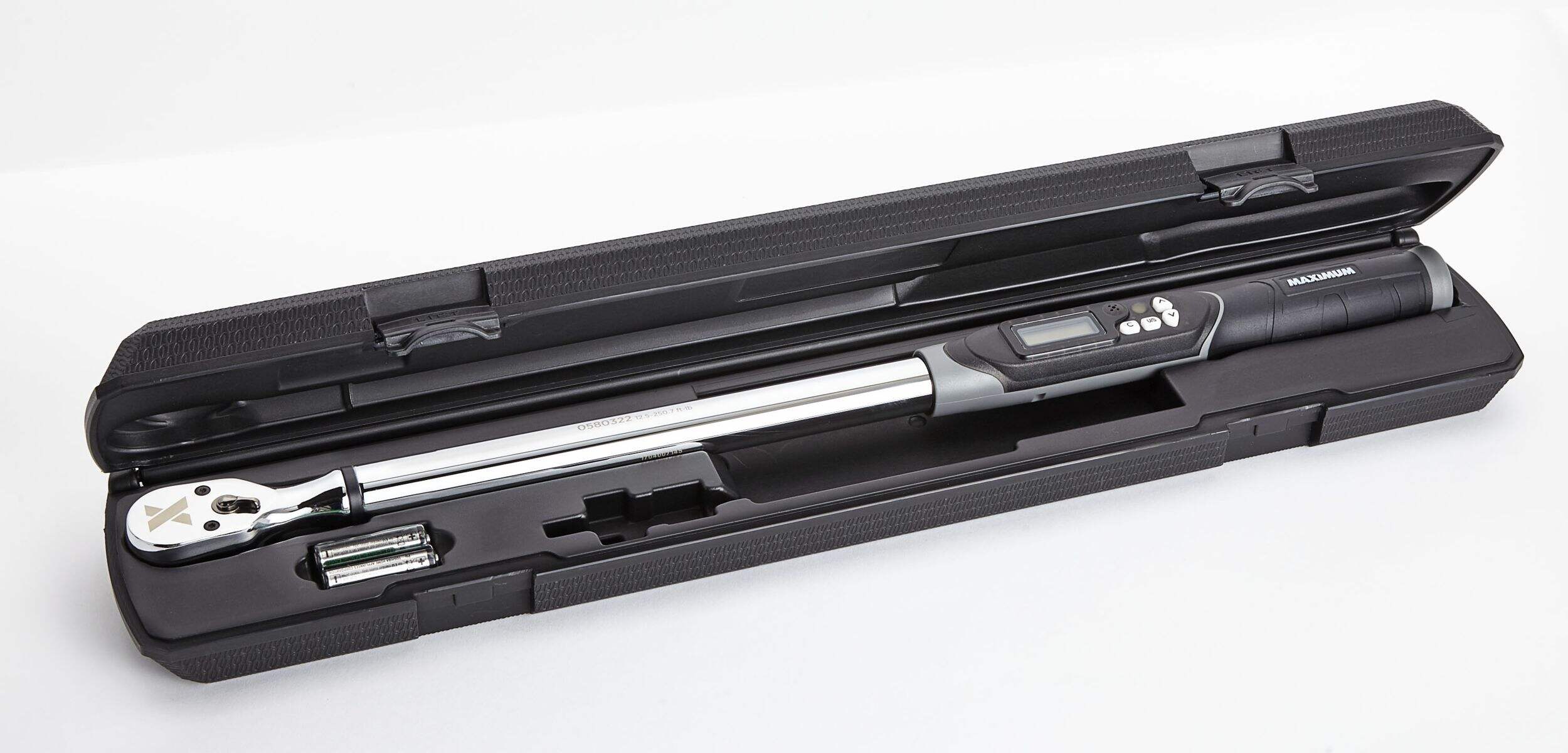 MAXIMUM 1/2-in Drive Digital Torque Wrench, 12.5-250 ft-lbs Overhead_Plunge