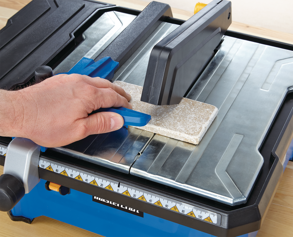 Mastercraft 5 Amp Wet Tile Saw, 7in Canadian Tire