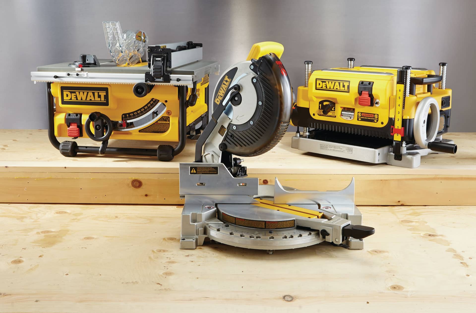 DEWALT DW735 15 Amp Aluminum 13-in Three Knife, Two Speed Thickness Planer  Canadian Tire