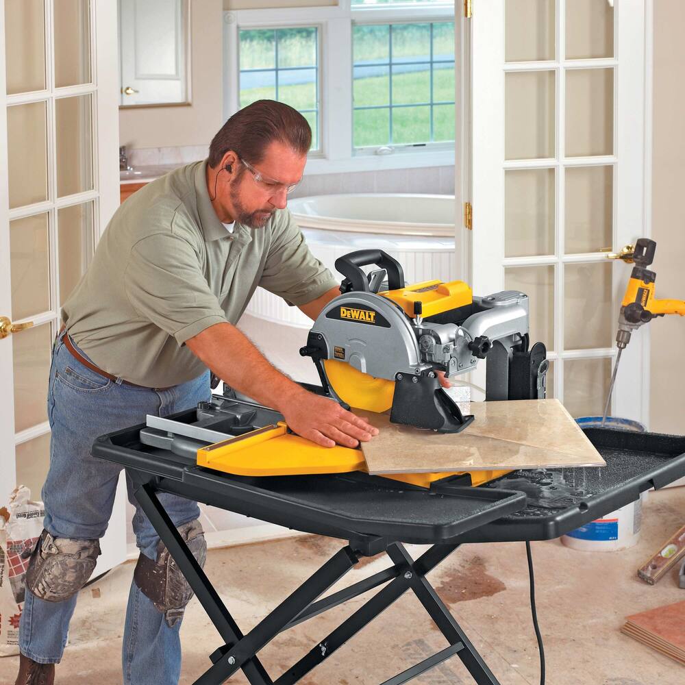 DEWALT D24000S-A 10-in Portable Wet Tile Saw with Stand Canadian Tire