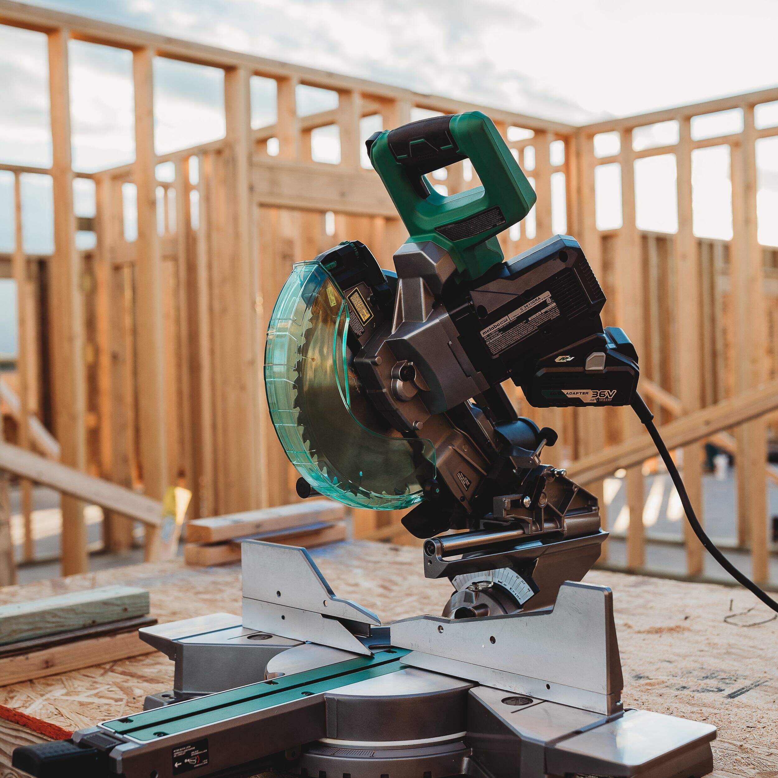 Metabo HPT 36V Brushless 10in DB Sliding Miter Saw with Adapter