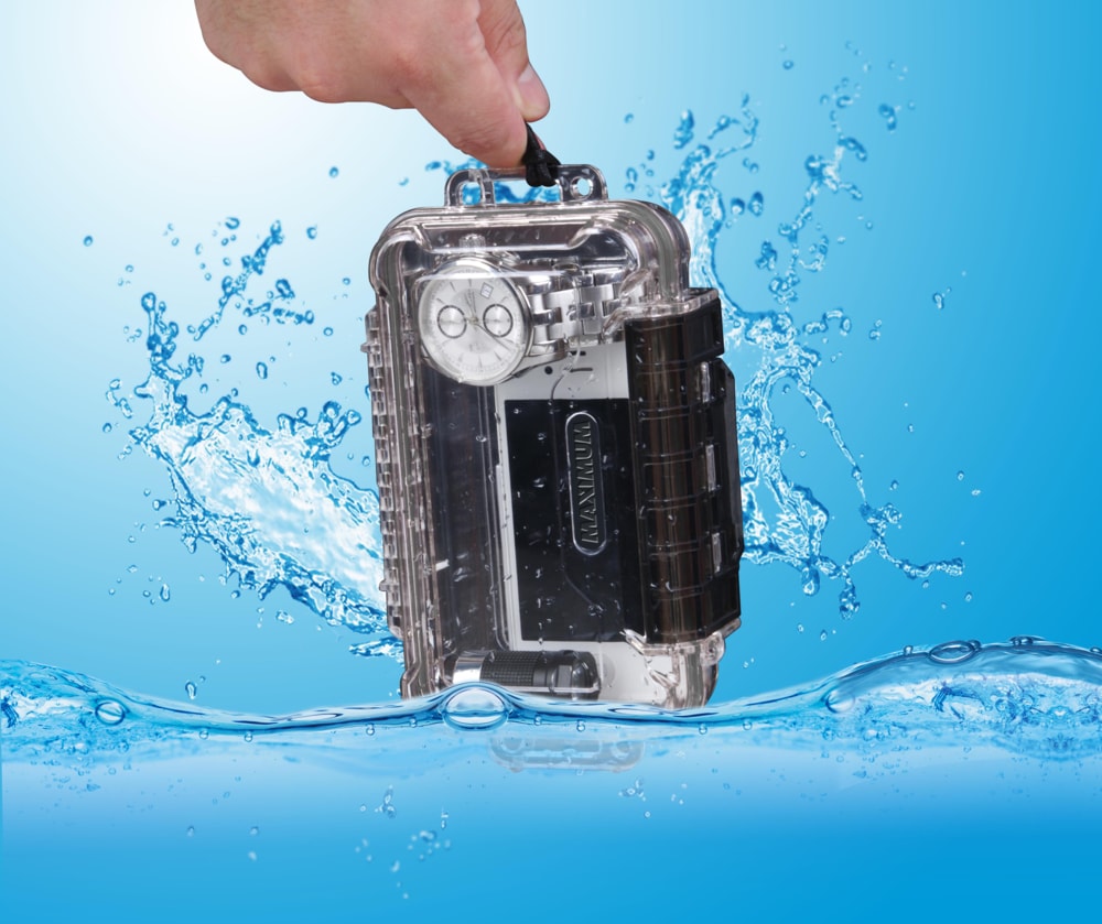 MAXIMUM IP68 Portable Plastic Water Resistant Case with Wrist Strap, Large Overhead_Plunge