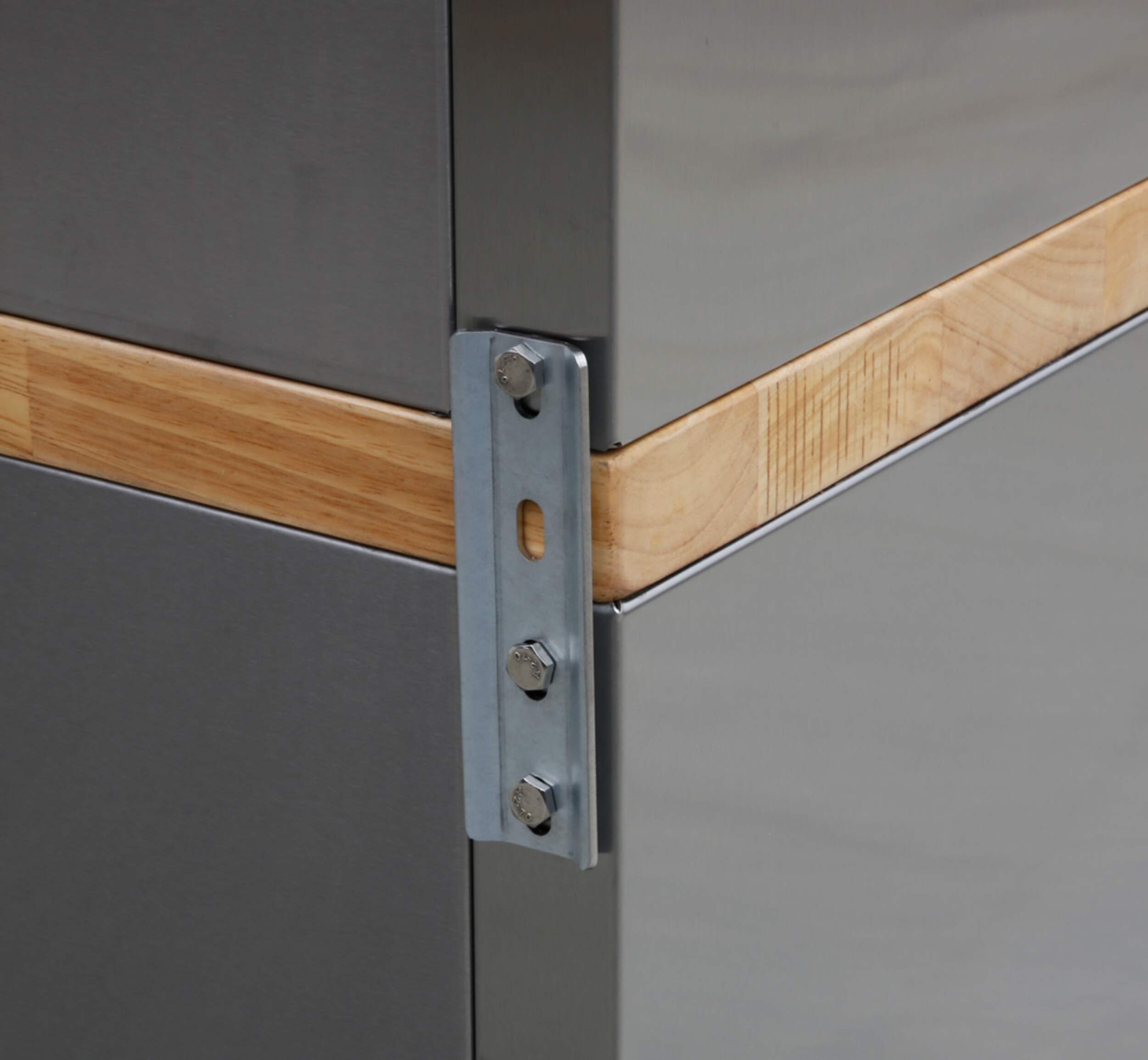 MAXIMUM Tool Storage Chest with 6 Drawers, Powerbar with USB, Stainless