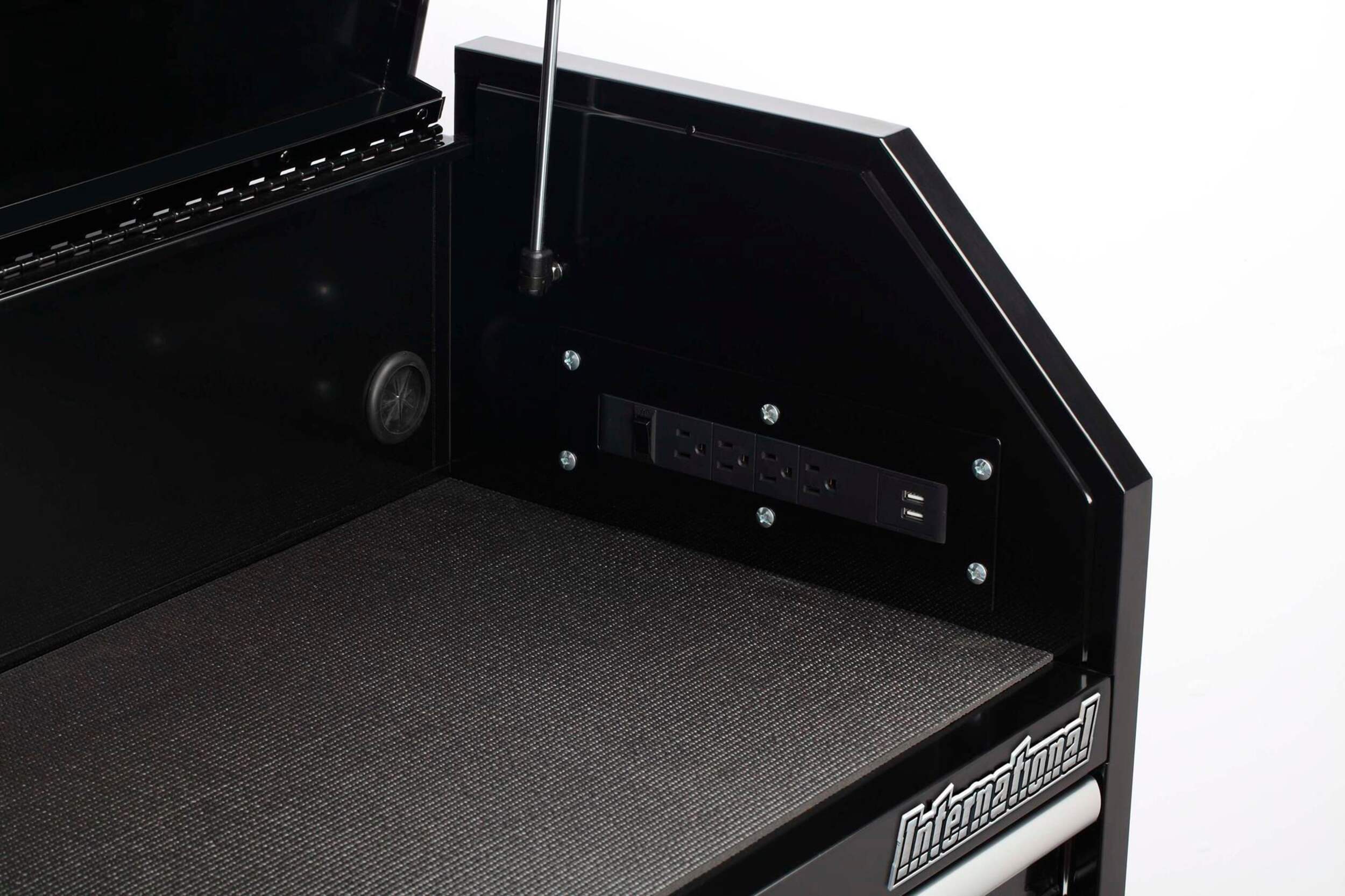 International Tool Chest & 41in Canadian Tire