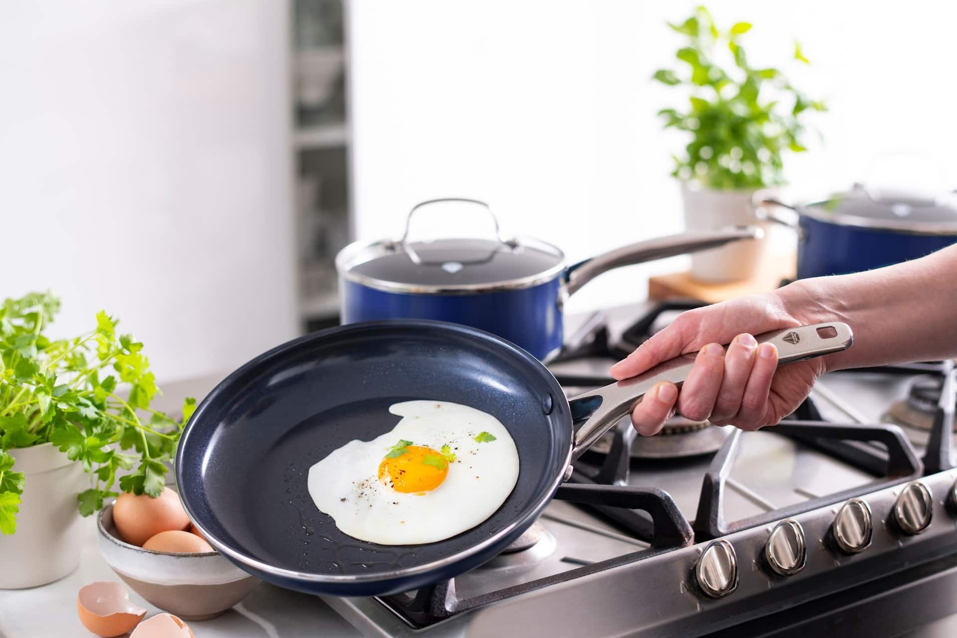 Blue diamond store frying pan