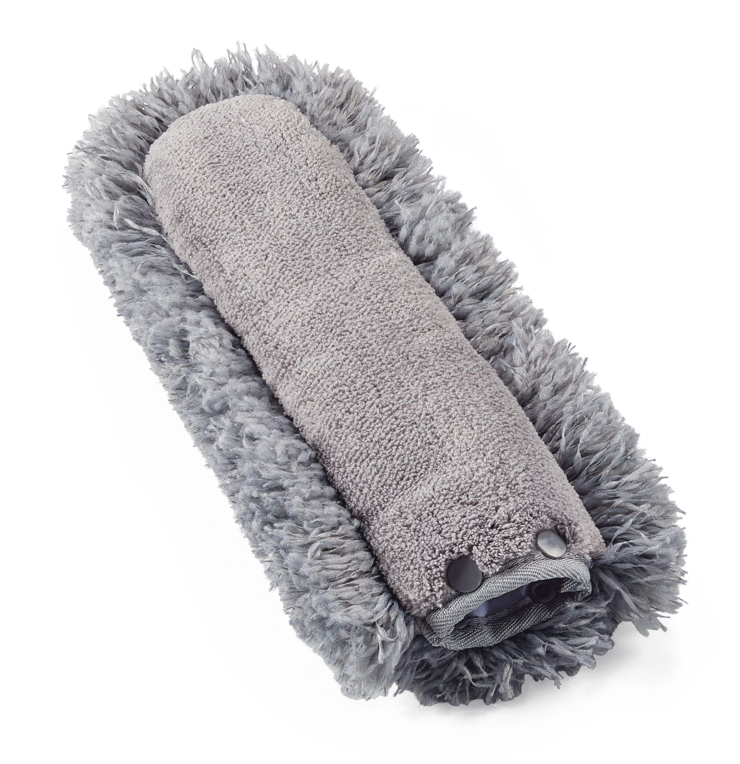 type A Microfibre Duster Overhead_Plunge