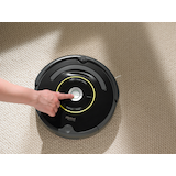 iRobot Roomba® 650 Vacuuming Robot Overhead_Flat