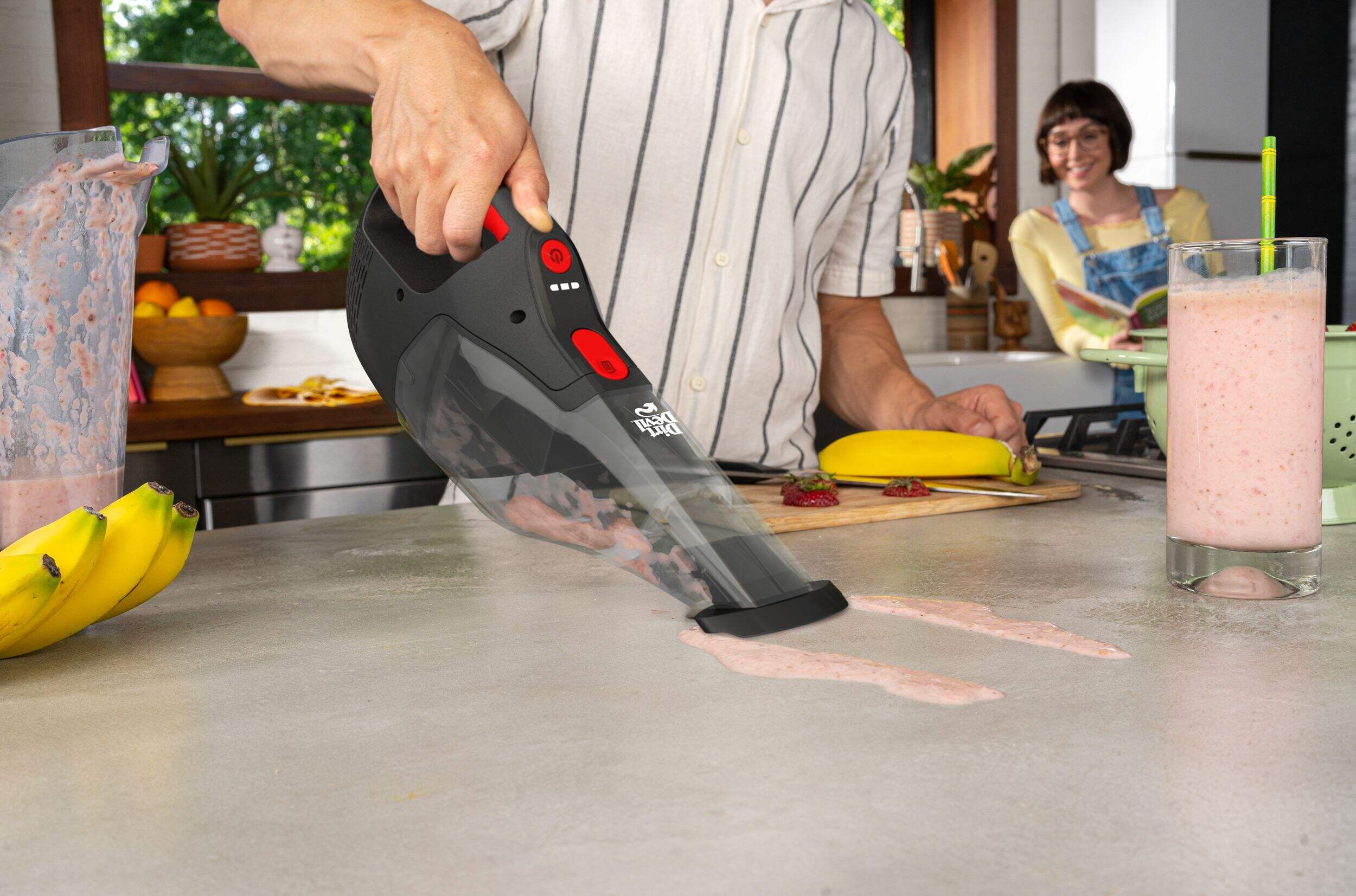 Dirt Devil 16V WetDry Cordless Hand Vacuum with Squeegee Canadian Tire
