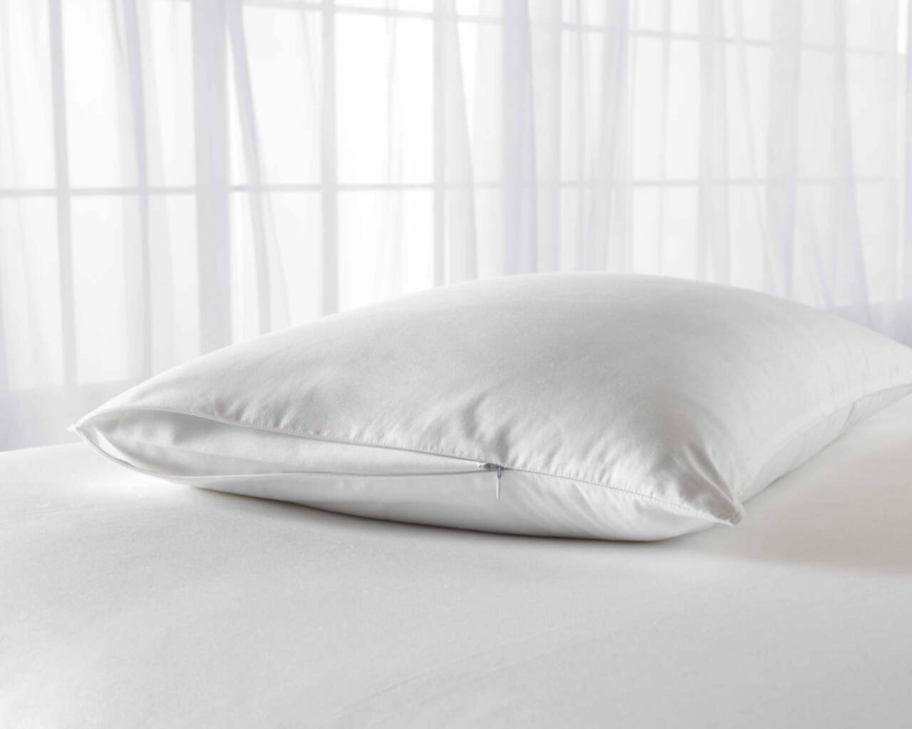 For Living Cool Gel Memory Foam Pillow, White