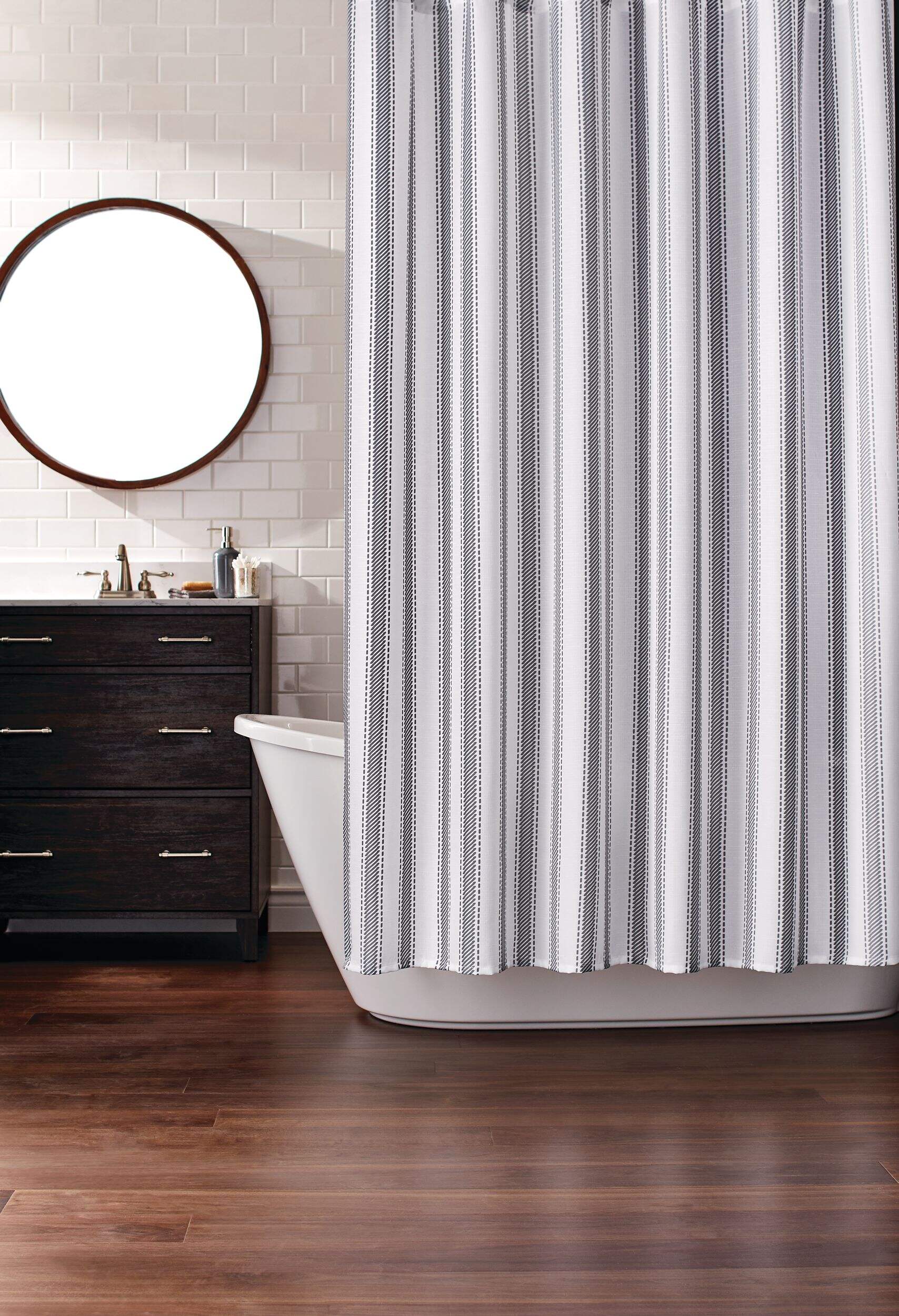Rideau de douche à rayures CANVAS, polyester, lavable à la machine, 72 x 72 po Composite_or_Mixed