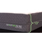 Matelas en mousse viscoélastique GhostBed Luxe, 13 po CloseUp