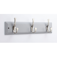 Barre à 3 crochets CANVAS Voisin, acier inoxydable, gris silex, 18 po Front_Angled_Right