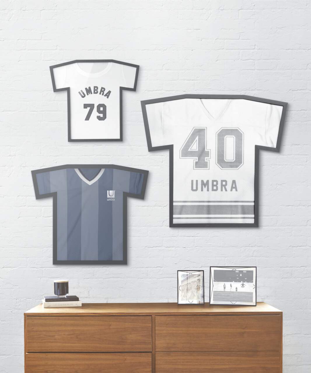 Showcase Your Favorite Jersey with Umbra's T-Frame - Frame for Jersey –  Umbra Canada