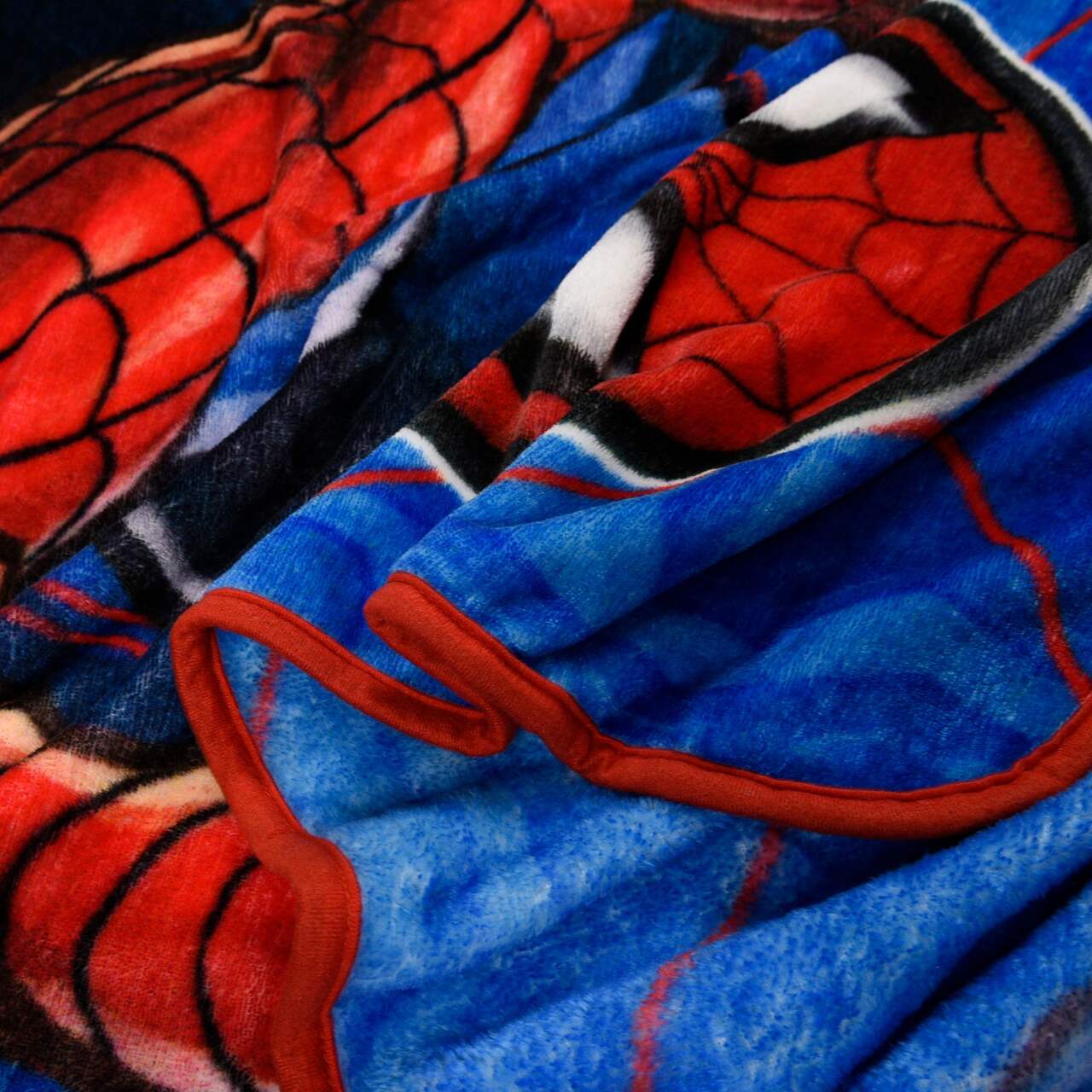 Primark Home Marvel Superheroes Spiderman Blanket - The Avengers