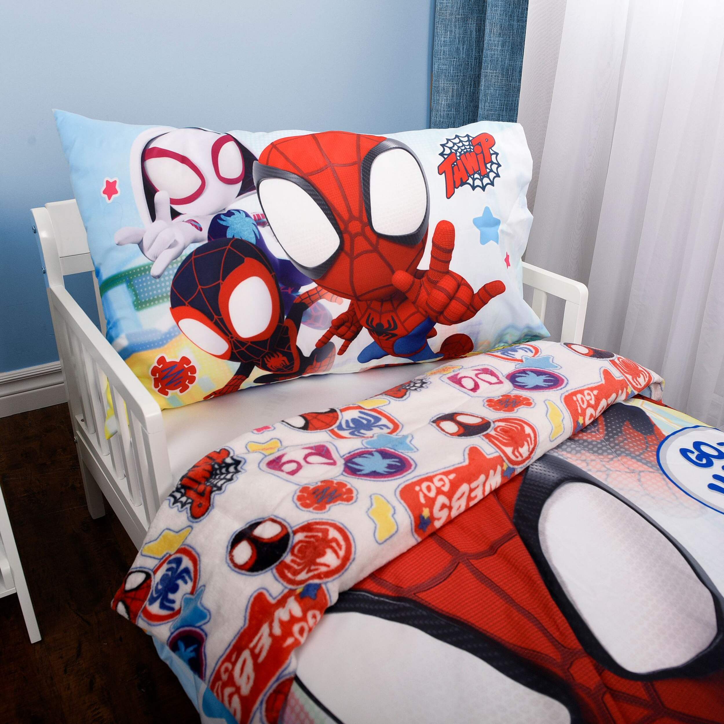 Nemcor Marvel Spidey and Friends 2Piece Toddler Reversible Comforter