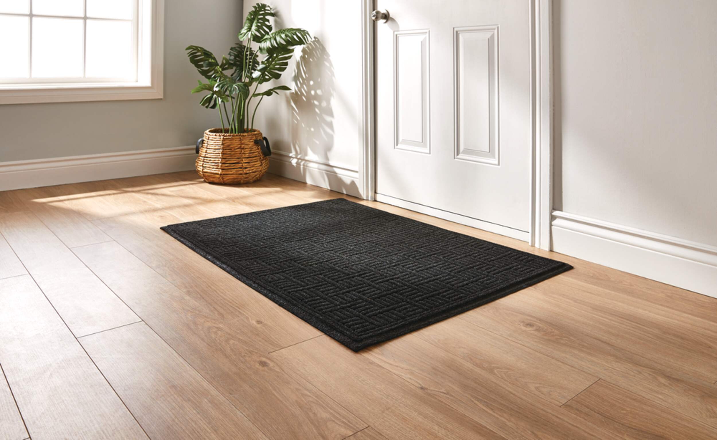 National Contour Indoor/Outdoor Mat, Black, 36-in x 48-in Overhead_Plunge