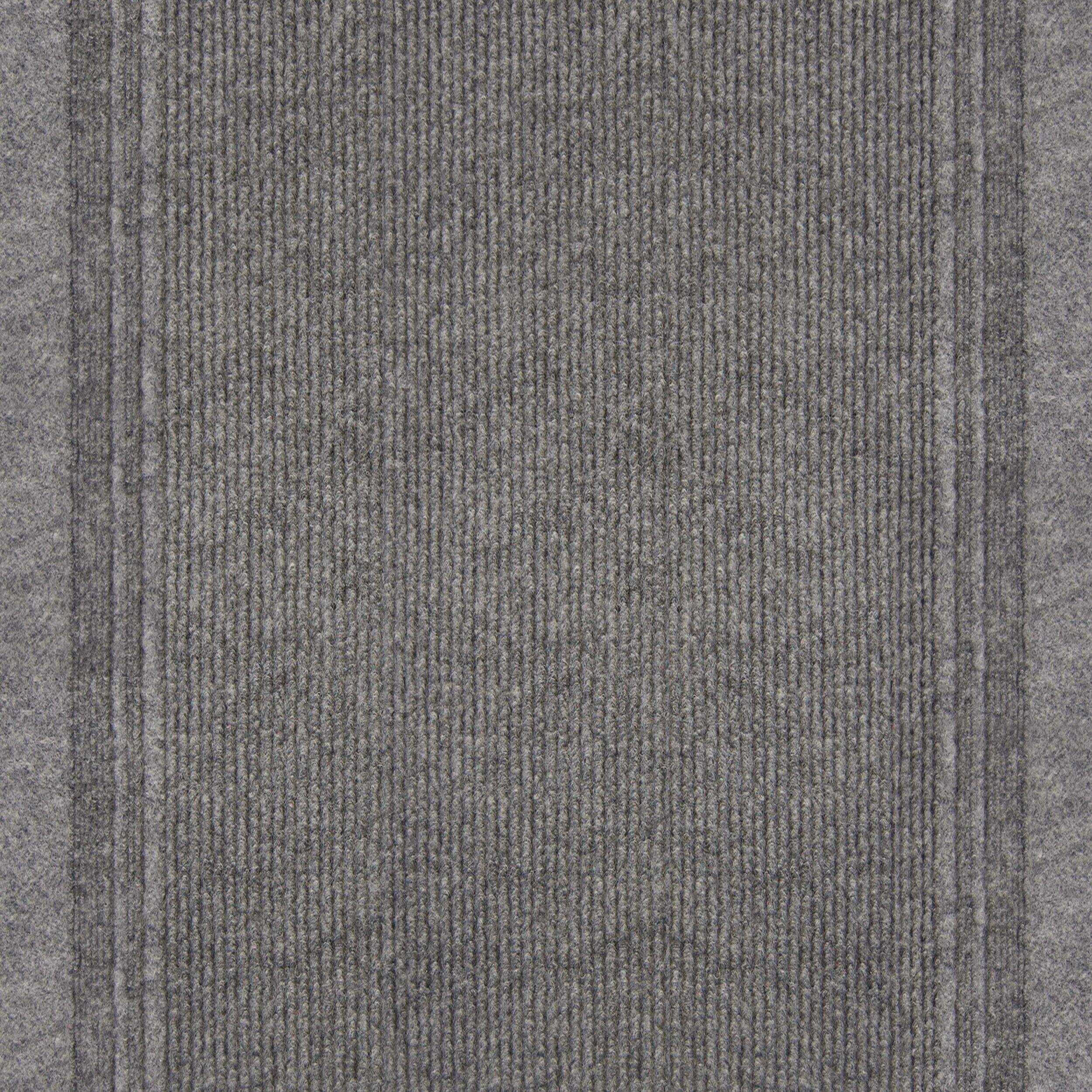 Protège-tapis Tracker, gris, 26 po CloseUp