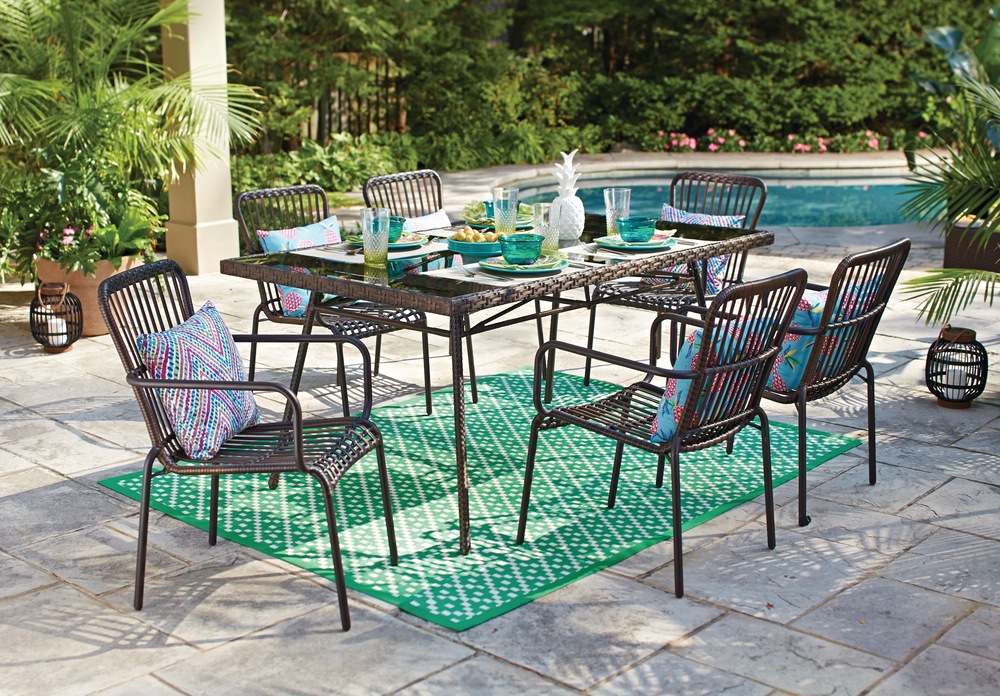 CANVAS Avonley Outdoor Rug, 5 x 7ft Canadian Tire