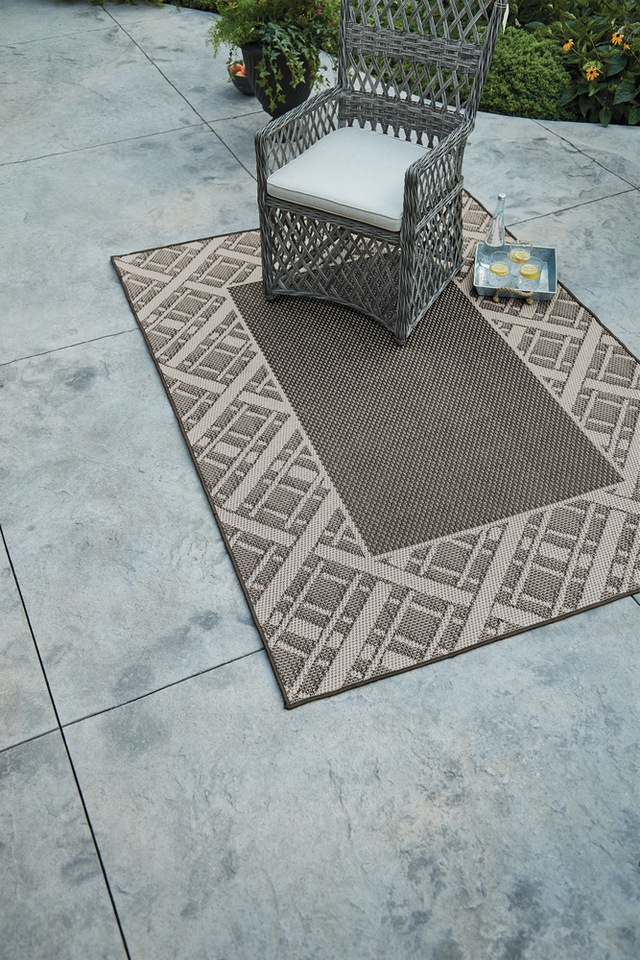 CANVAS Quince Outdoor Rug, 5 x 7ft Canadian Tire