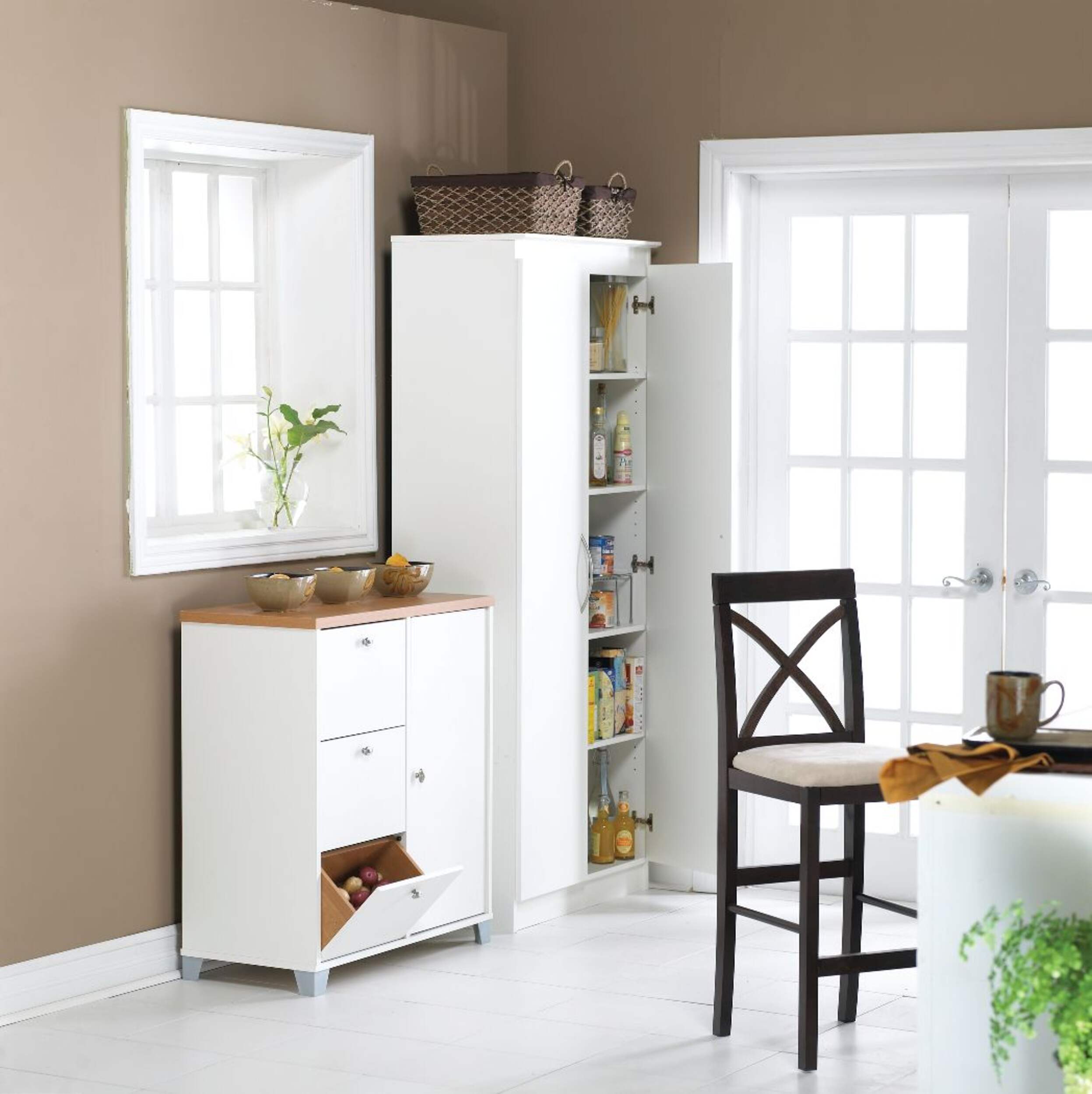 Armoire de rangement System Build à 2 portes à cadre, blanc Front_Angled_Right