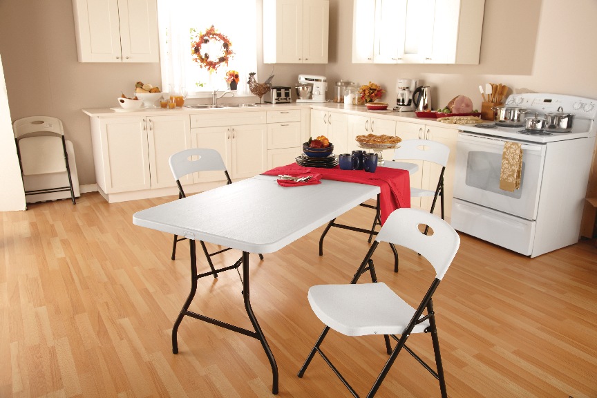 For Living Folding Table with Carry Handle, 6ft Canadian Tire