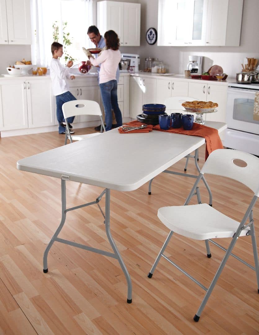 Plastic folding table on sale canadian tire