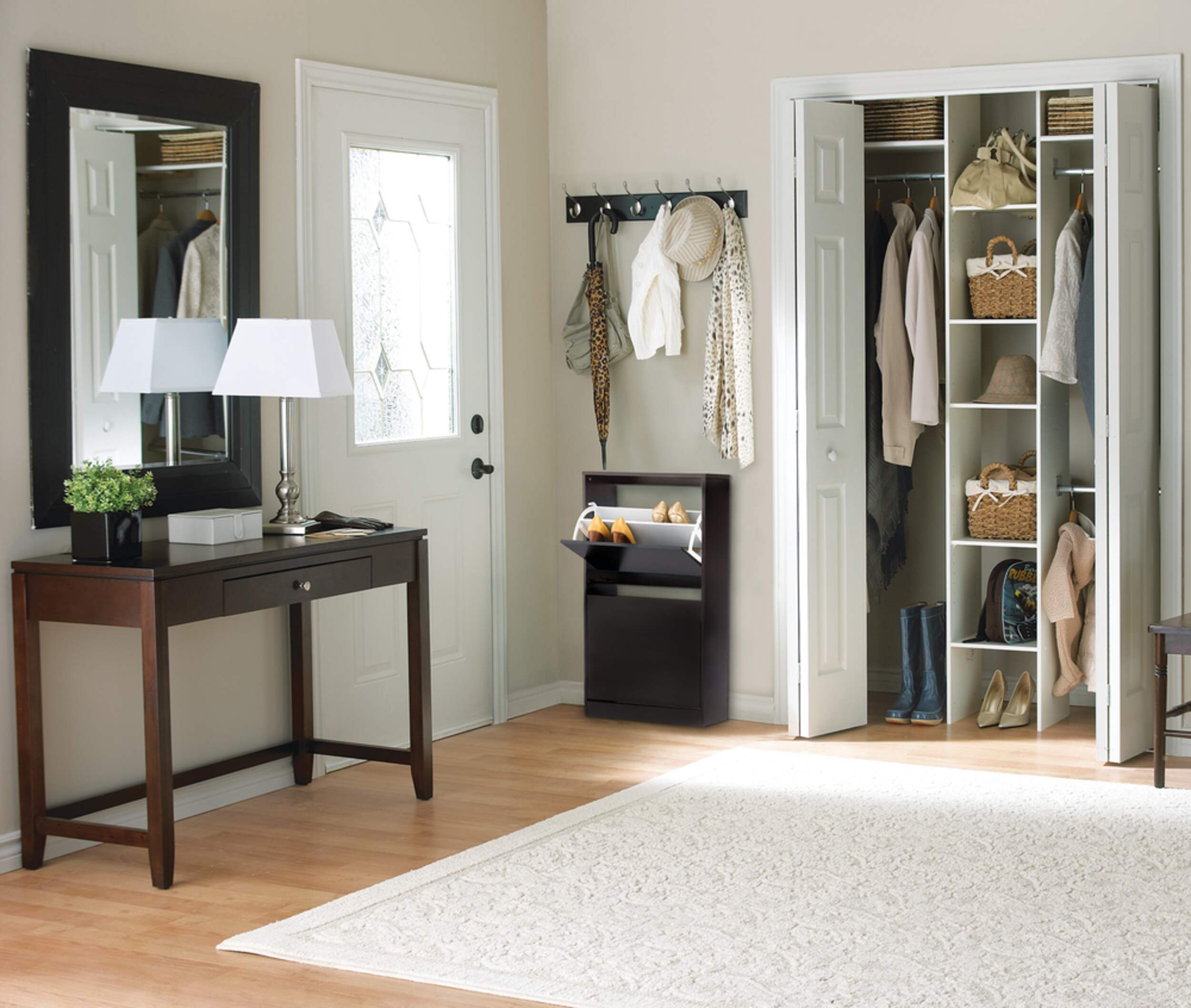 Range-chaussures Likewise Front_Angled_Right