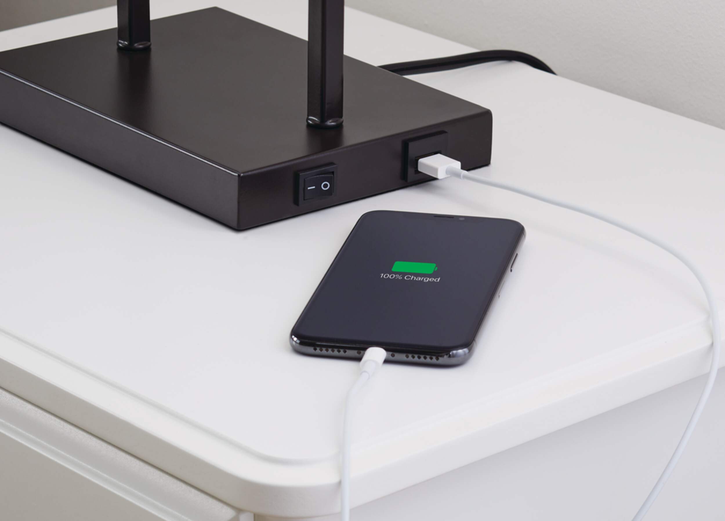 Lampe de table rectangulaire CANVAS avec chargement USB, 22 po