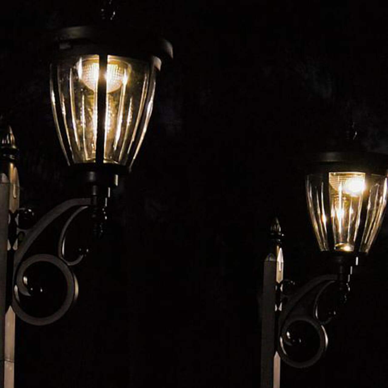 Solar lamp shop post canadian tire