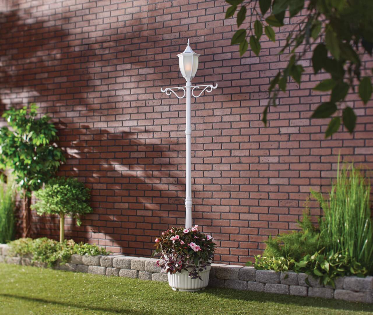 Lampe solaire et jardinière pour l'extérieur For Living Cresmont, blanc