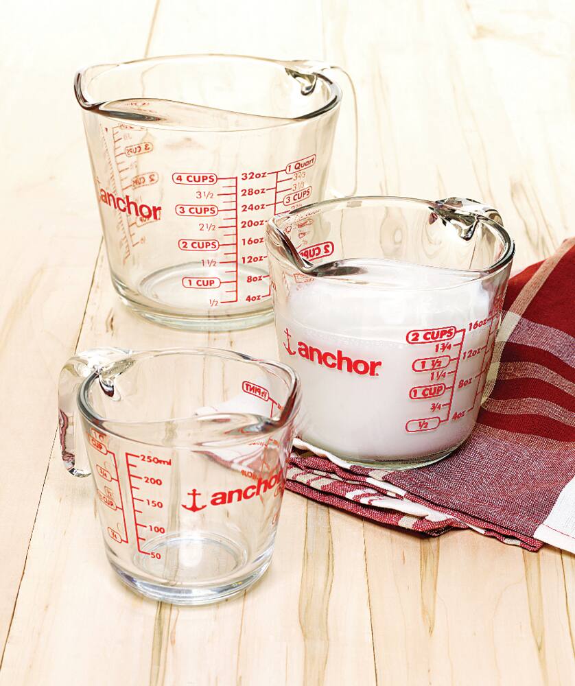 pyrex 4 piece glass measuring cup set